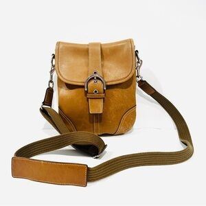 Vintage COACH Soho 9480 Tan Cognac Messenger Flap Buckle Crossbody Bag 2003